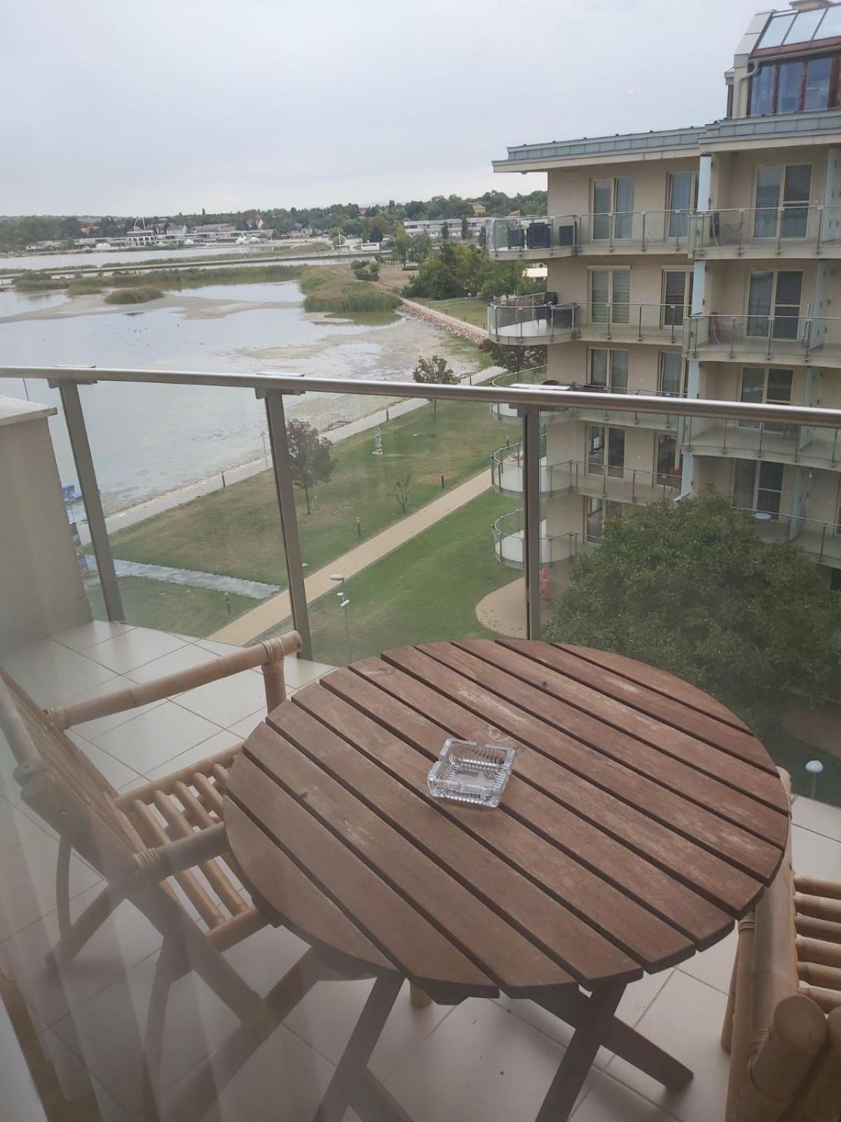 Wellness Apartments In Velence Exterior photo