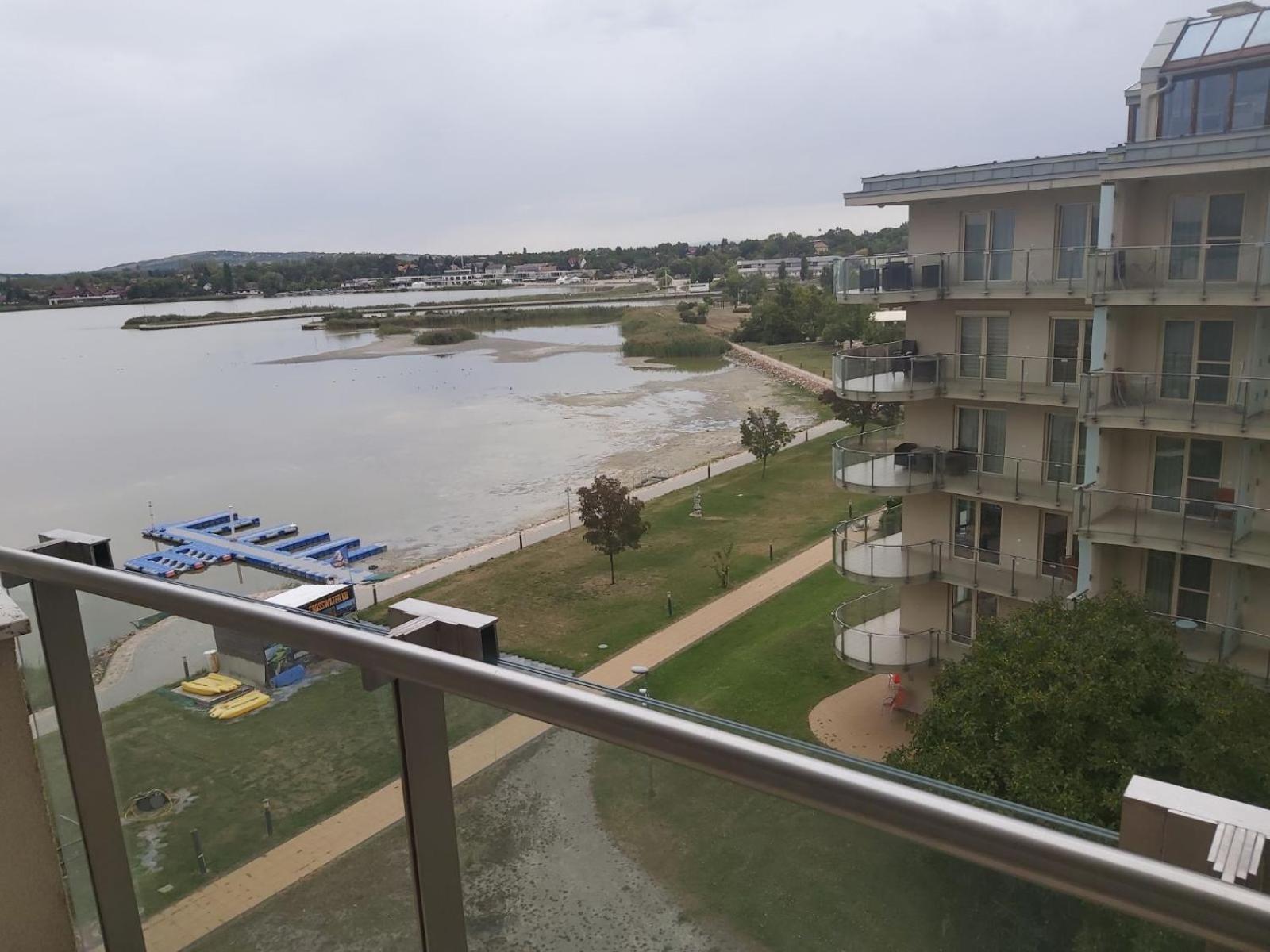 Wellness Apartments In Velence Exterior photo
