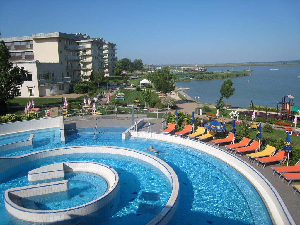 Wellness Apartments In Velence Exterior photo