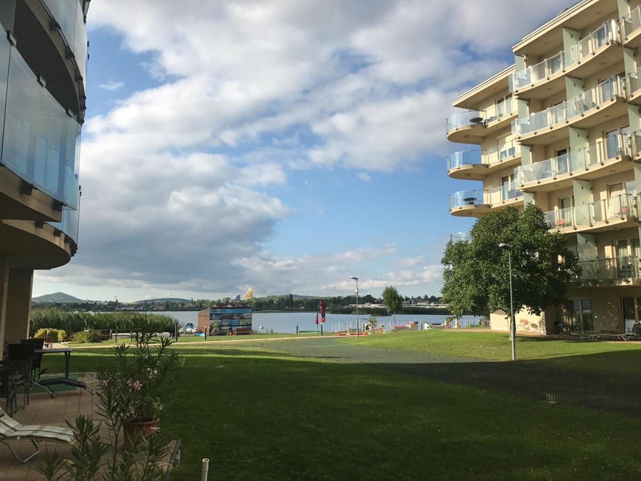 Wellness Apartments In Velence Exterior photo